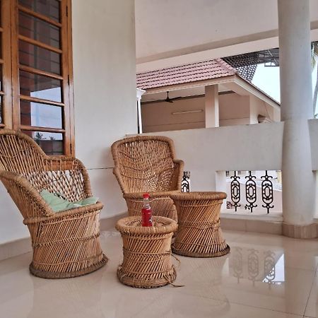 Orange Valley Homestay Thiruvananthapuram ภายนอก รูปภาพ