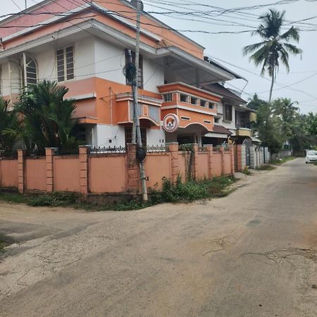 Orange Valley Homestay Thiruvananthapuram ภายนอก รูปภาพ